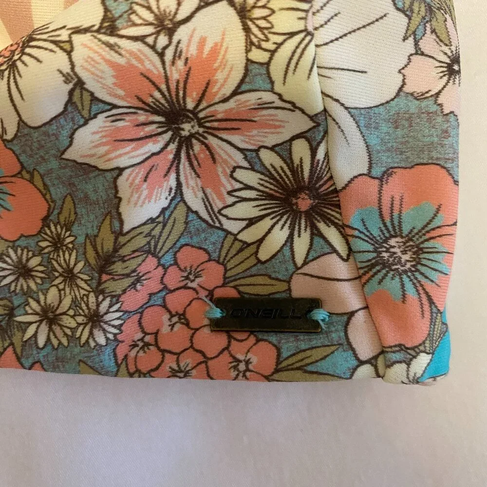 O'neill Juniors' Surfside Wildflower Printed Bikini Top - NWOT
